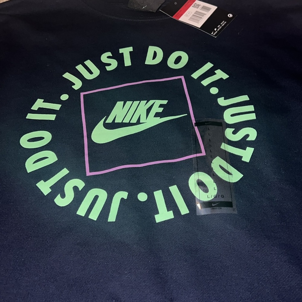 NWT! Nike sweatshirt - Picture 2 of 2